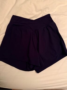 HALARA High-Waist V-Band Athletic Shorts - Black